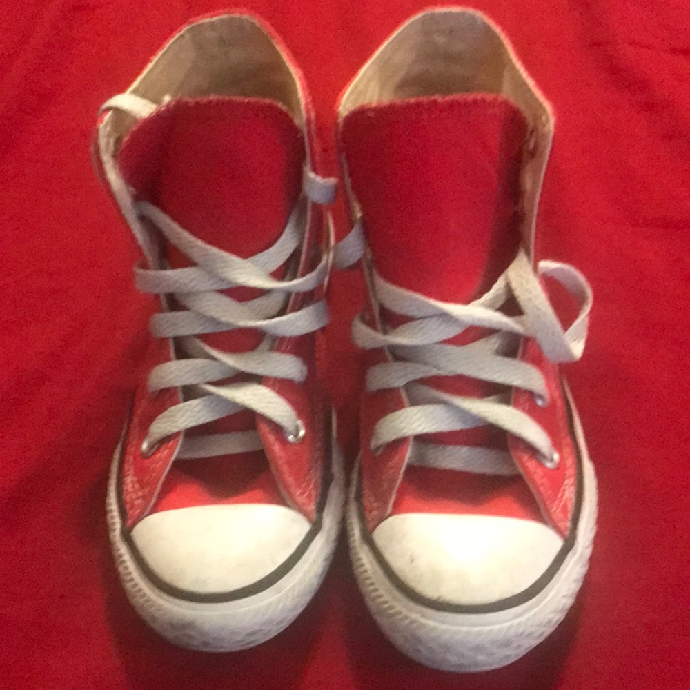 Used Converse kids shoes.